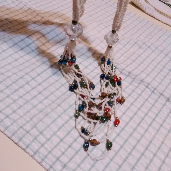 Vintage Mutli strand beaded custom necklace jewelery. Glass. White. Red - Picture 2 of 4